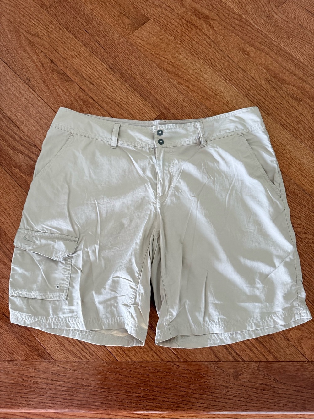 Columbia Light Beige Cargo Shorts for Women